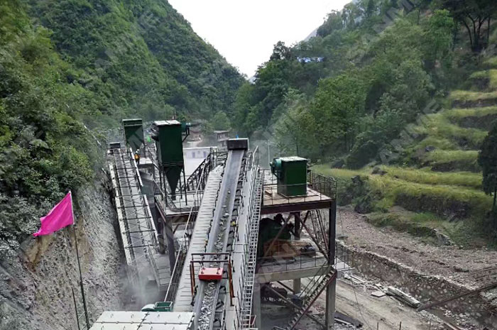 西安中材时产300吨石灰石破碎生产线