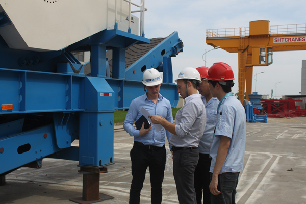 俄罗斯客户来德赢VWIN验货