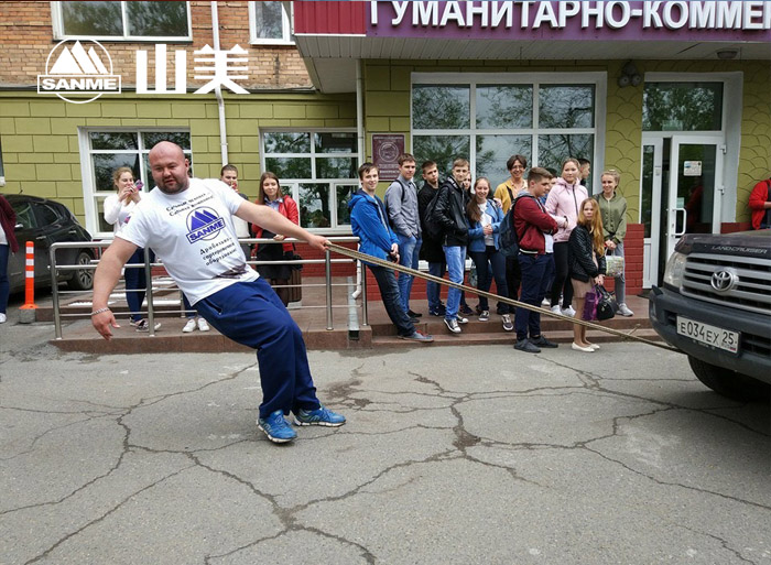 德赢VWIN破碎机力量代言人-欧洲大力士伊万.萨夫金