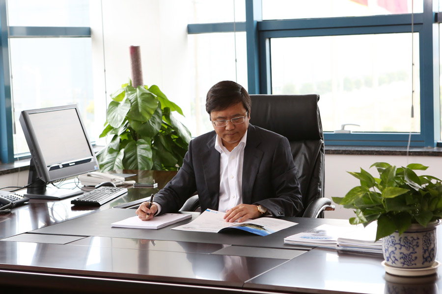 中国砂石协会专访德赢VWIN股份董事长杨安民:一个优秀企业的背后必定有一个对事业执着的掌门人