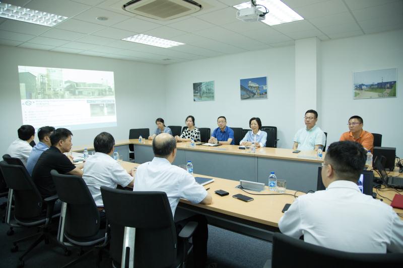 上海市奉贤区政协副主席等领导一行莅临德赢VWIN股份调研