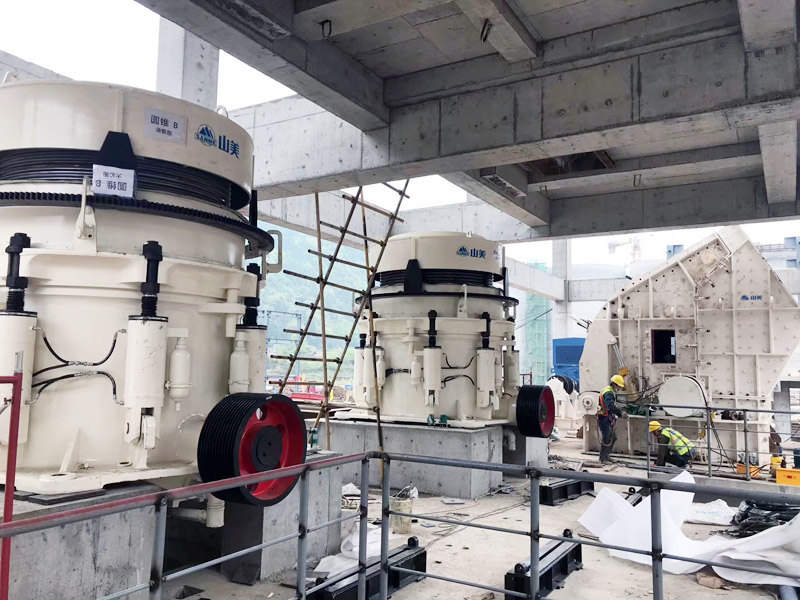 战胜疫情|华新水泥(长阳)时产2000吨骨料生产EPCO项目紧张施工中