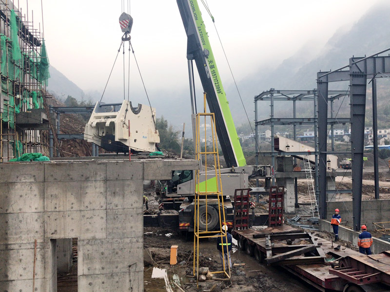 战胜疫情|华新水泥(长阳)时产2000吨骨料生产EPCO项目紧张施工中