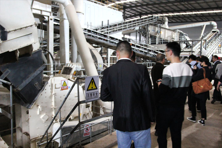 上海德赢VWIN股份承建的湖南长沙建筑固废绿色循环再利用项目喜迎“2021全国建筑垃圾资源化利用高层论坛”参会代表参观考察