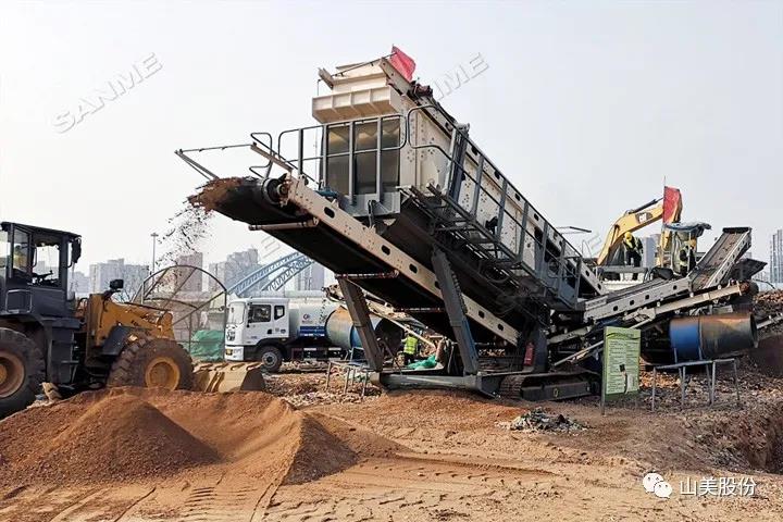 上海德赢VWIN股份|深耕履带移动式破碎筛分市场,为客户缔造卓越价值