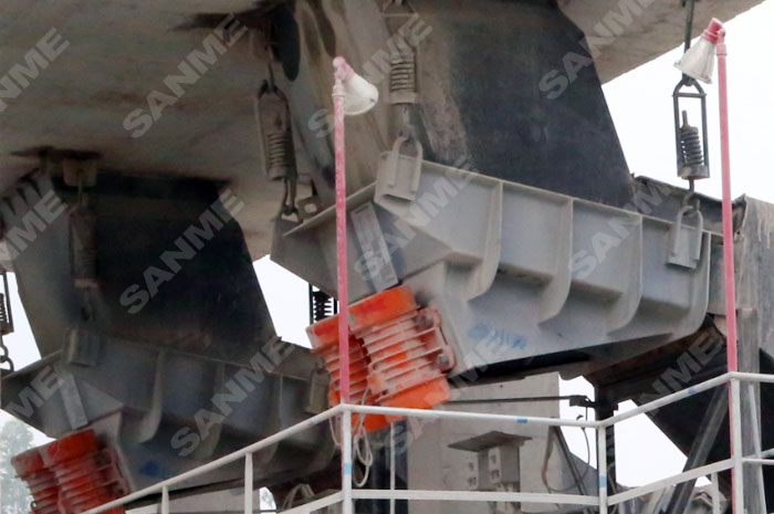 振动给料机料仓堵得原因有哪些?