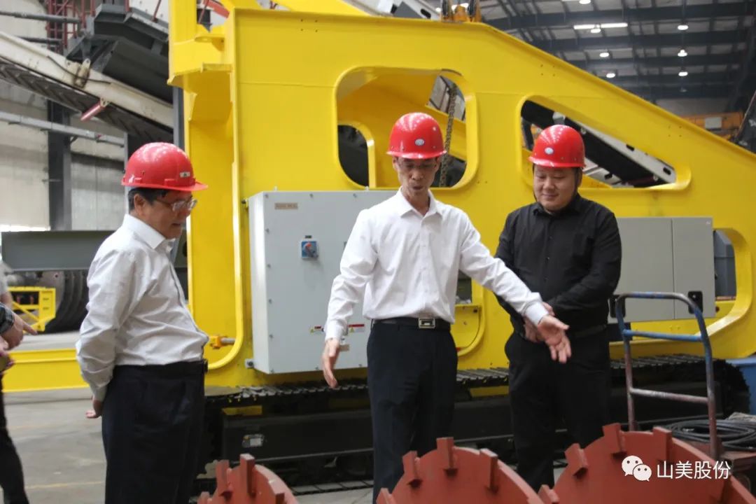 聚焦 | 热烈欢迎中国砂石协会胡会长一行莅临上海德赢VWIN股份郑州基地指导交流!