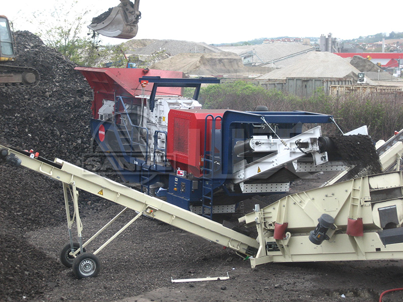 履带式移动破碎机对比轮胎式移动破碎机有什么优势?