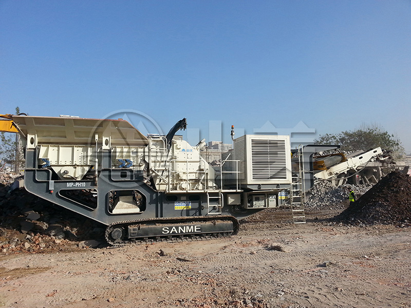 与传统的固定式破碎机相比,移动破碎站有哪些特点?