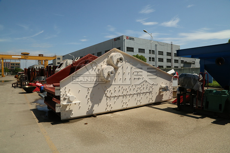 振动筛入料时物料投放要注意什么?