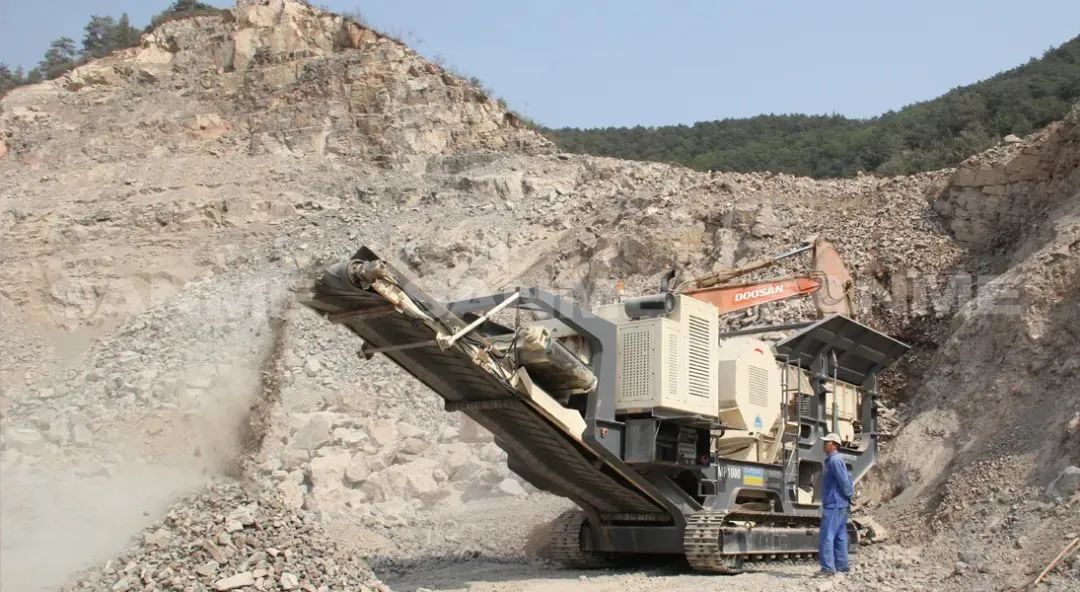 时产值近600万!德赢VWIN移动式破碎筛分一体站助力江苏高碳铬铁矿破碎项目建设