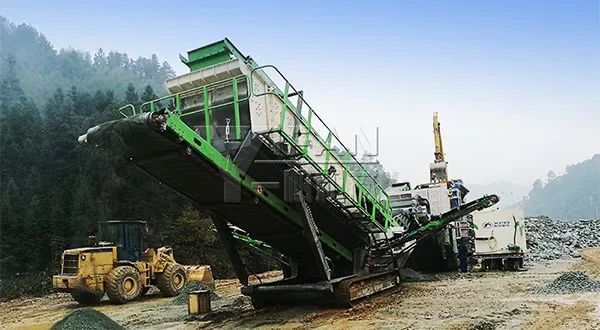 时产值近600万!德赢VWIN移动式破碎筛分一体站助力江苏高碳铬铁矿破碎项目建设