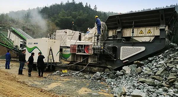 时产值近600万!德赢VWIN移动式破碎筛分一体站助力江苏高碳铬铁矿破碎项目建设